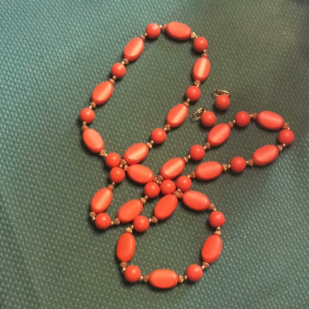 Rare De Orca necklace and earrings